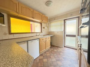 Kirkhurst Close- click for photo gallery